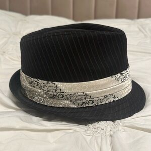 Goorin Bros black pinstripe fedora hat with band. Size S.